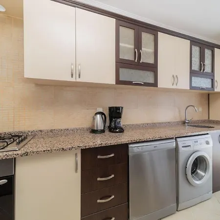 Riverside Flat Close To Beach With Shared Pool Apartment