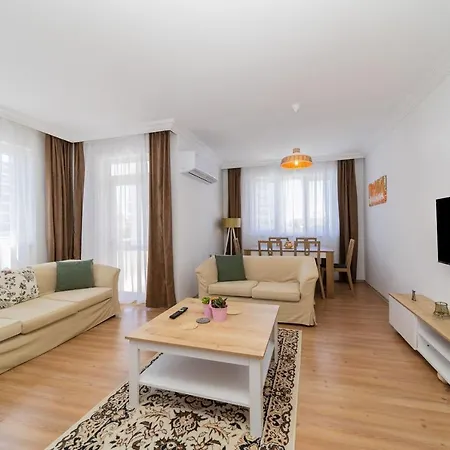 Riverside Flat Close To Beach With Shared Pool Apartamento *