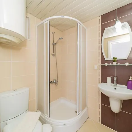 Apartamento Riverside Flat Close To Beach With Shared Pool