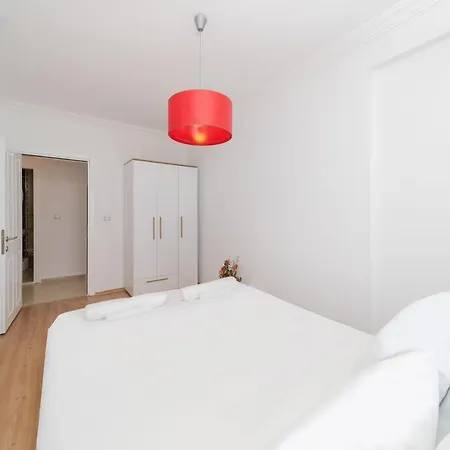 Riverside Flat Close To Beach With Shared Pool Antália